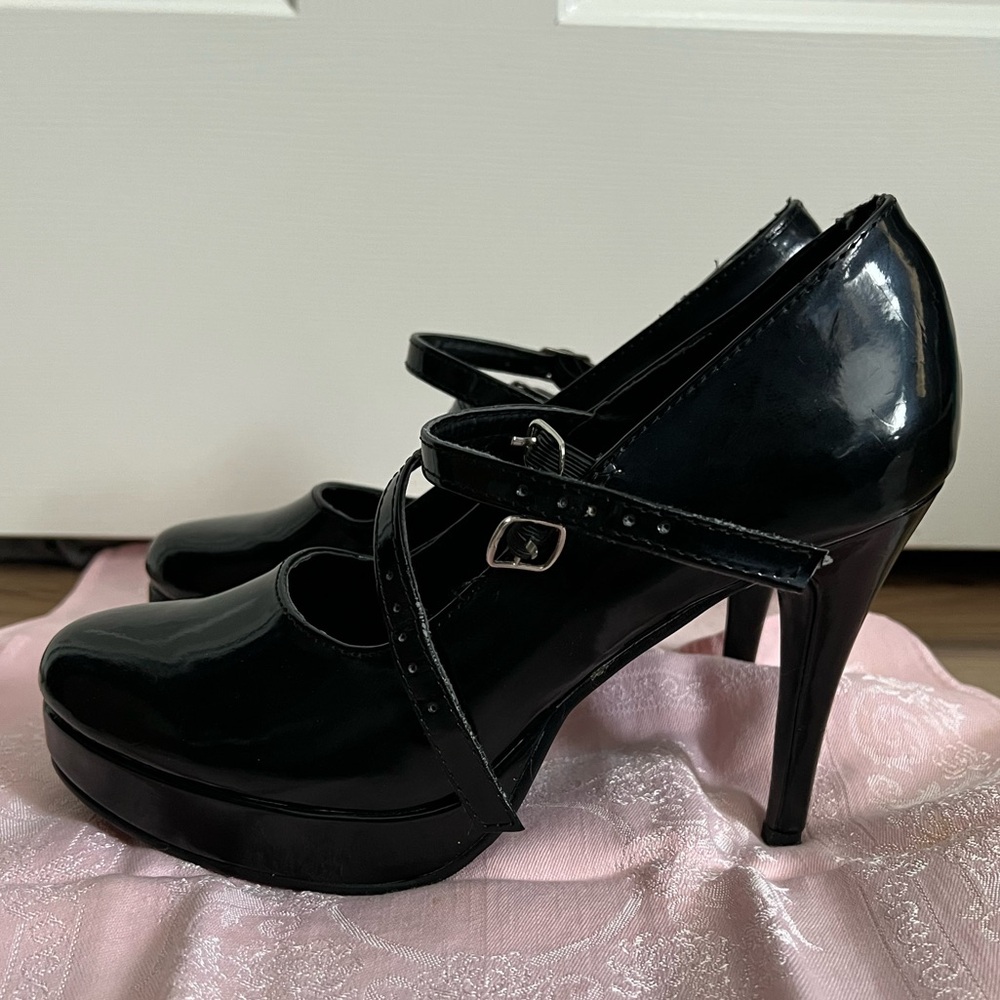 Ellie Heels